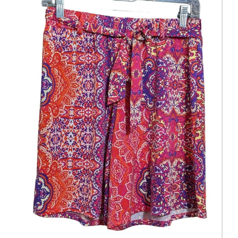 New Directions Shorts Women's Small Paisley Mandala Red Orange Purple Tie Front
